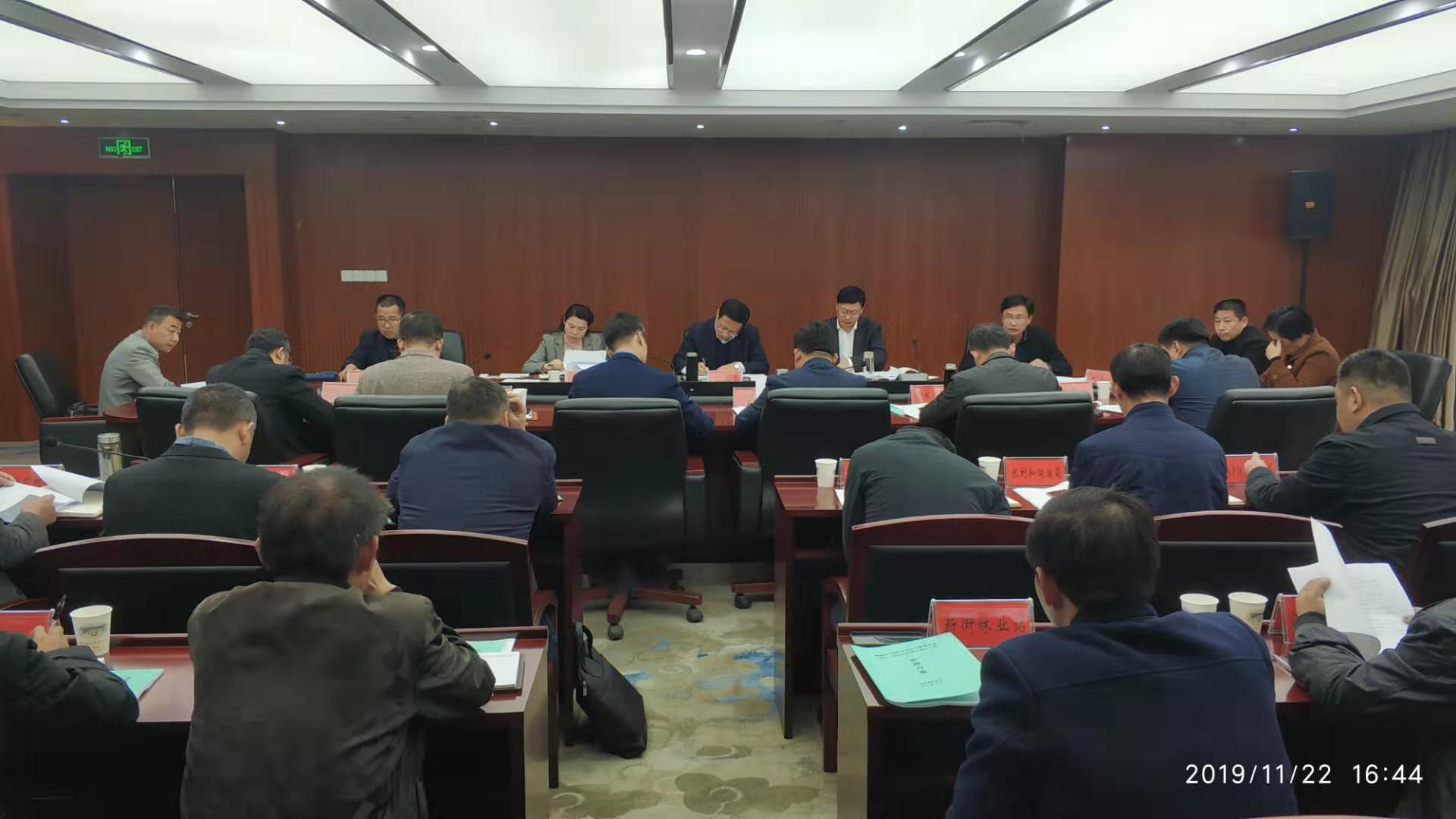 县委书记胡春雷,县委副书记,政法委书记李德炳,副县长华红,县委办副